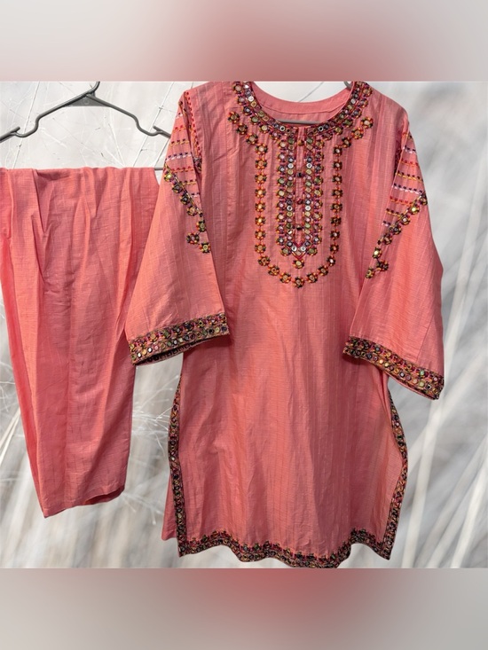 Dresses & Skirts - Women’s shalwar Kameez Medium Bust 40